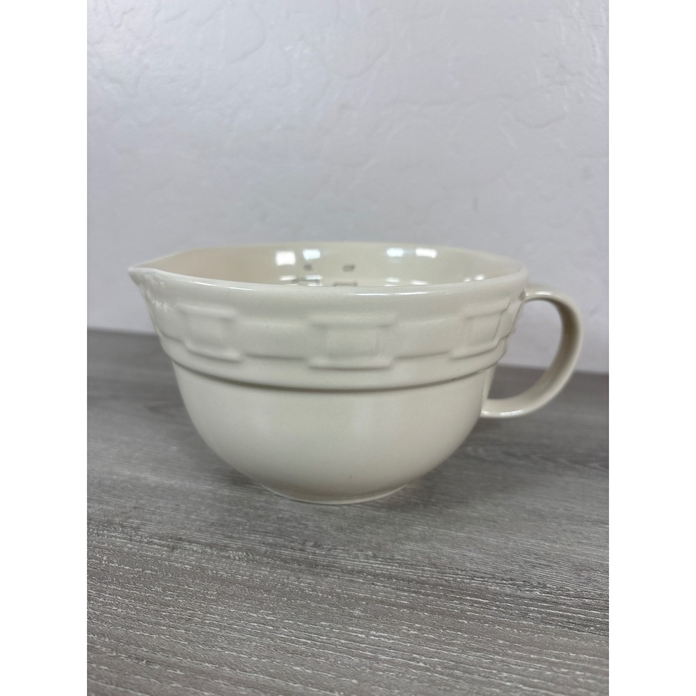Longaberger Pottery Woven Traditions Ivory Ceramic Batter Bowl 3 Cup Pour Spout